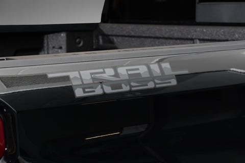 Chevrolet Silverado - thumbnail 13