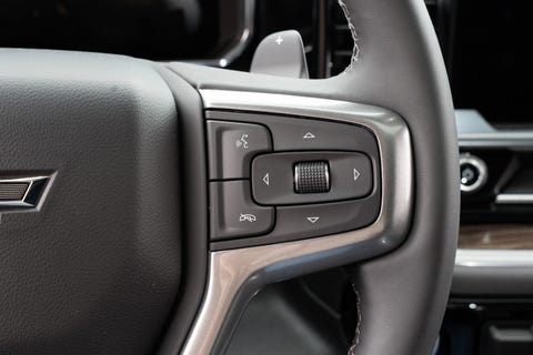 Chevrolet Silverado - thumbnail 9