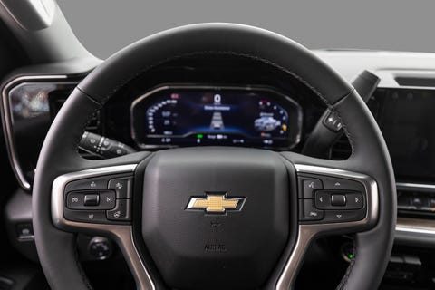 Chevrolet Silverado - thumbnail 14