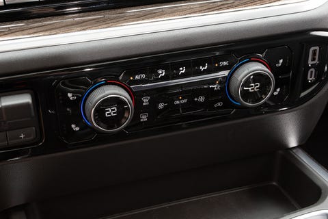 Chevrolet Silverado - thumbnail 15