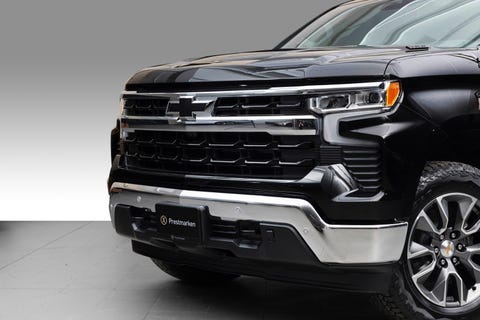 Chevrolet Silverado - thumbnail 8