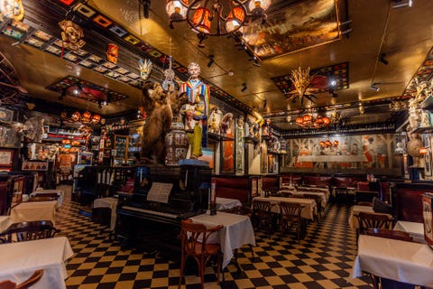 Bauer invest as logo