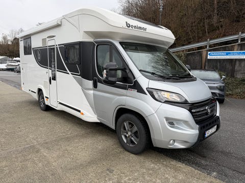 Benimar Mileo 263 | AC | 300ah Lithium | Solcelle | Stekeovn | Garanti 24 mnd | Storservice utført