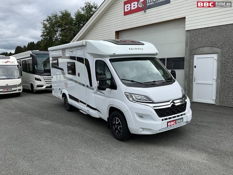 Hobby V65 GE / Kun 216 bredde / Enkeltsenger / Pen bil / NY EU / Innbytte