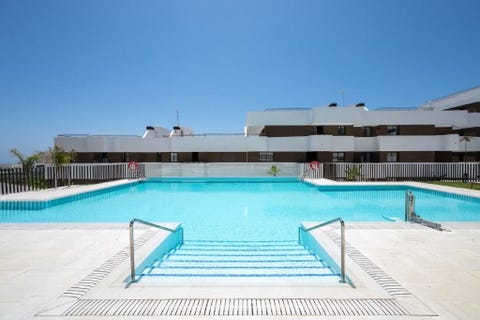 Flott duplex-penthouse med 3 soverom, sjøutsikt og 113 m² terrasse i Estepona – bilde 8
