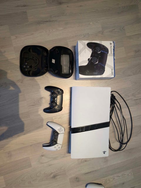 Playstation 5 pro | Spillkonsoller | FINN Torget