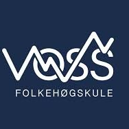 Stiftinga Voss Folkehøgskule logo