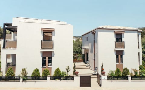 Dioni Suites 1 av 10
