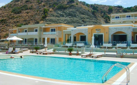 Almyra Village 8 av 27