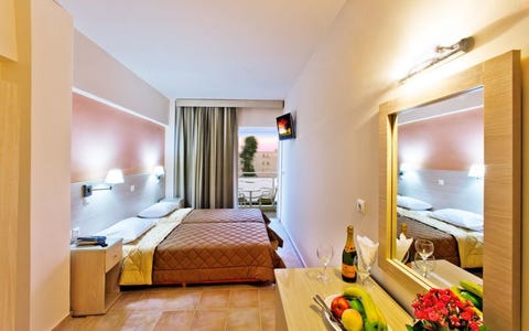 Ambassador City 1 av 8