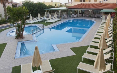 Blue Sky Agia Marina 6 av 12