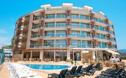 Chaika Beach Resort 1 av 9