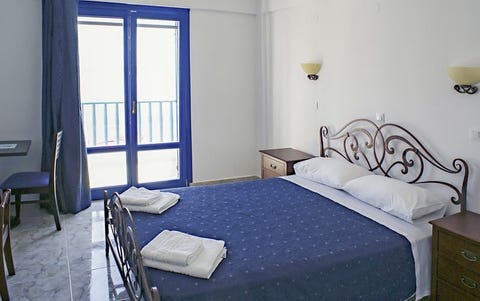 Eleni Beach 2 av 5