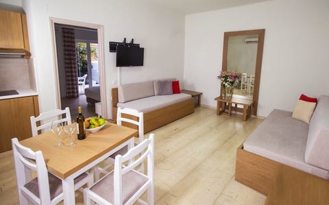 Elia Kato Stalos 7 av 14