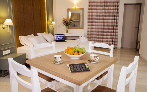 Elia Kato Stalos 6 av 14