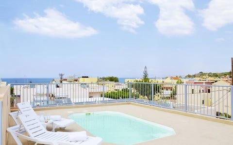 Elia Kato Stalos 1 av 14