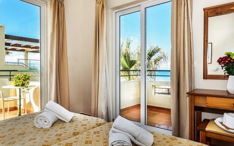 Panos Beach Hotel 9 av 15