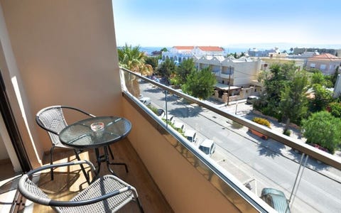 Heleni Beach 3 av 8