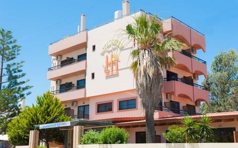 Heleni Beach 1 av 8