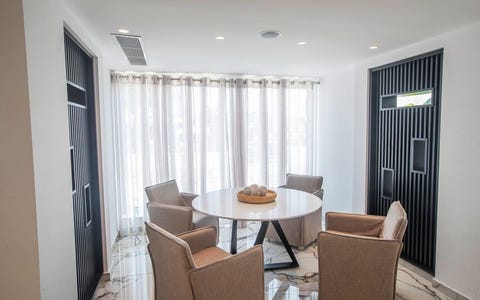 Kokkinos Boutique 7 av 10