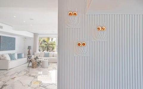 Kokkinos Boutique 8 av 10