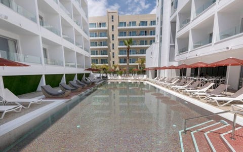 Kokkinos Boutique 1 av 10