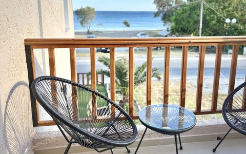 Kynthia Seaview 3 av 6