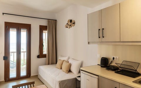 Kynthia Seaview 6 av 6