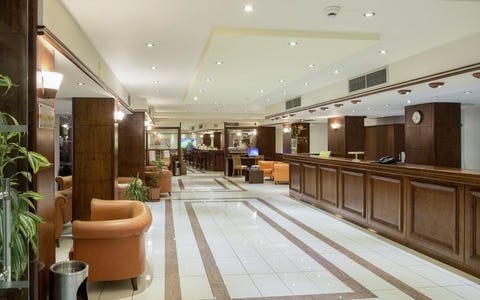 Manousos City Hotel 6 av 12