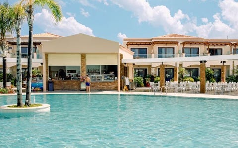 Mythos Beach Resort 9 av 46