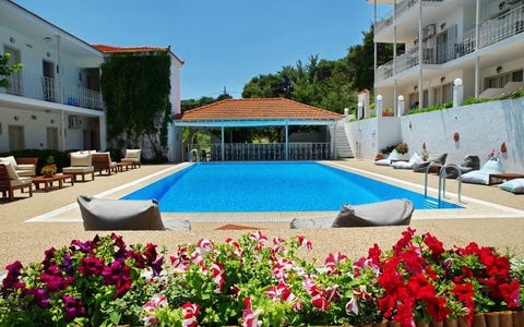 Nereides Alonissos 1 av 7