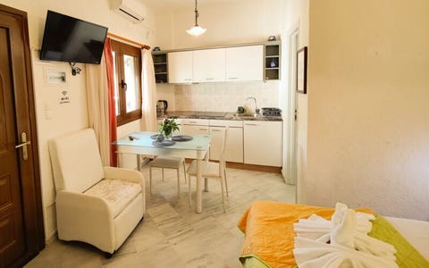 Niriides Stoupa 5 av 6