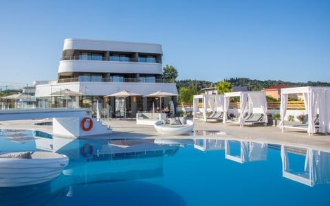 Oceanis Beach Corfu 1 av 14