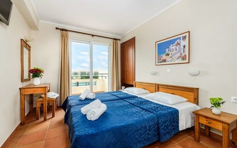 Panos Beach Hotel 4 av 15