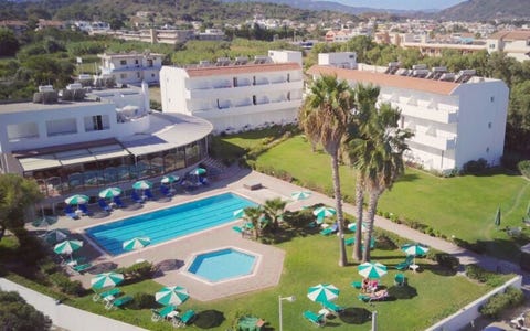Pylea Beach Hotel 6 av 17