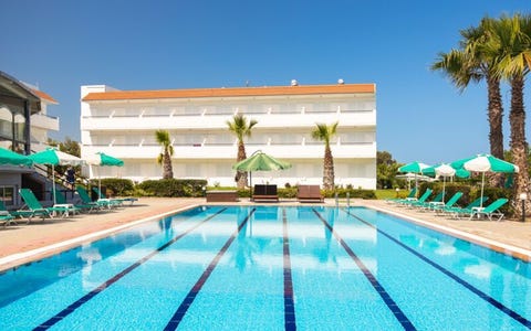 Pylea Beach Hotel 7 av 17