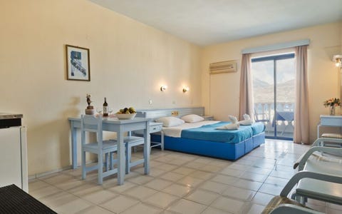 Regina Karpathos 4 av 7