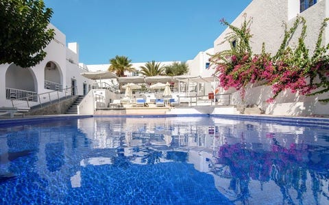 RK Beach Hotel 2 av 16