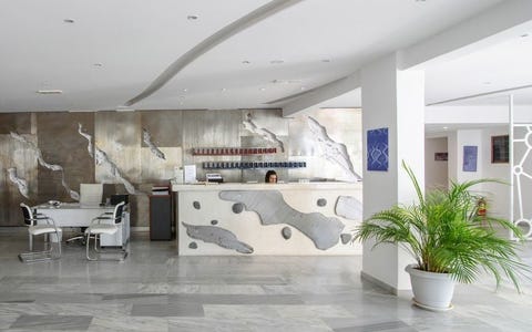 RK Beach Hotel 10 av 16