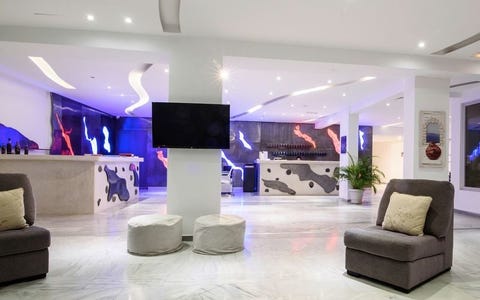 RK Beach Hotel 12 av 16