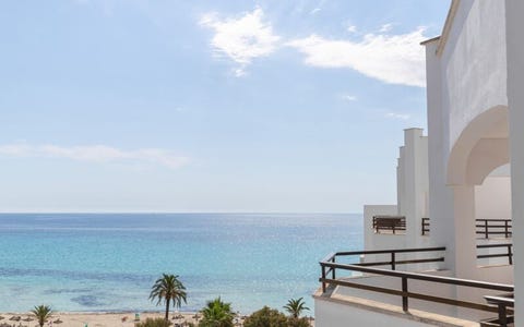 R2 Cala Millor Beach 1 av 6