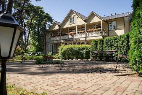 Wooden Villa 1 av 10