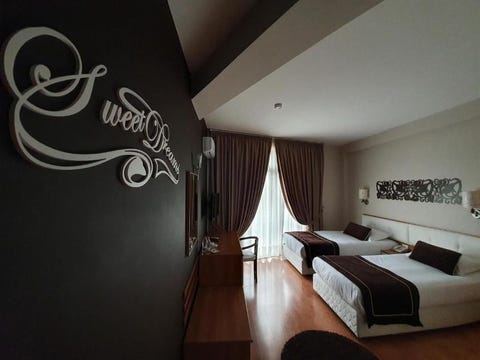 Arvi Hotel 1 av 10