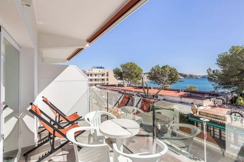 Neptuno Paguera Hostal 1 av 10