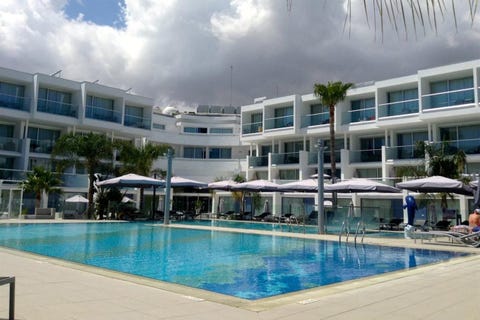 Limanaki Beach Hotel & Suites 1 av 9