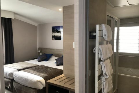 Hôtel de la Fontaine 9 av 10