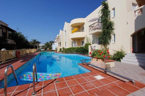 Lambrinos Suites 1 av 10