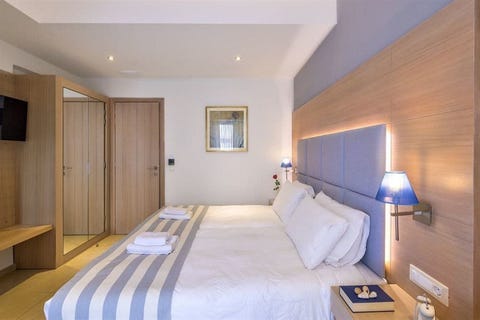 Leonidas Hotel & Apartments 3 av 10