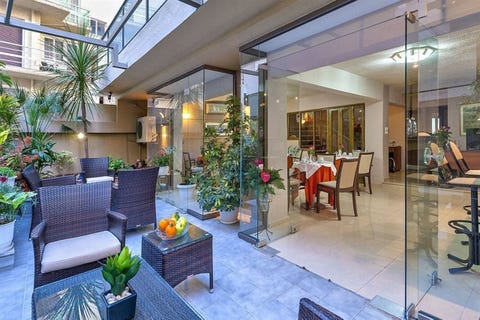 Leonidas Hotel & Apartments 6 av 10