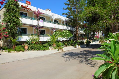 Trefon Hotel Apartments and Family Suites 2 av 10